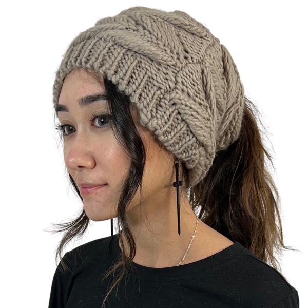 3114 - Winter Knit Hats